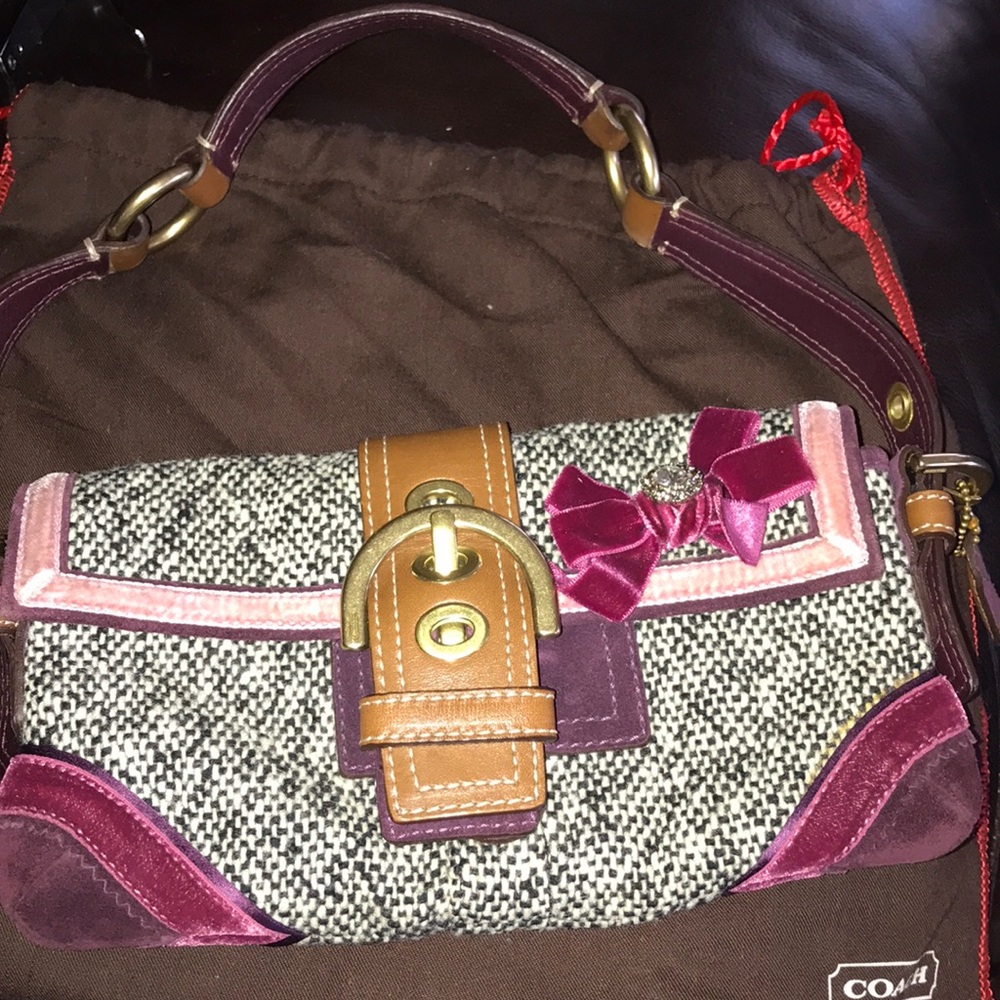 Coach bag with suede detail!